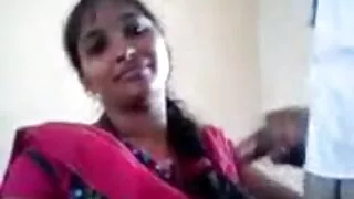 Loira desejável com  ...