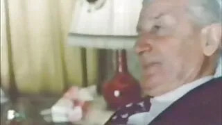 Loira comum Deina é  ...