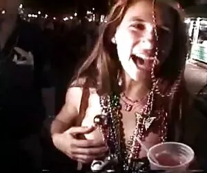 Garota asiática magr ...