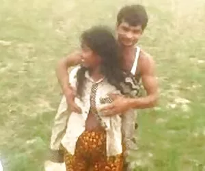 Loira com seios gran ...
