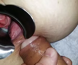Esta puta tem um dos ...