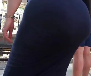 Morena de cabelos mo ...