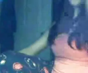 Esta garota de lesbi ...