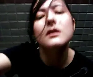 A sedutora morena in ...