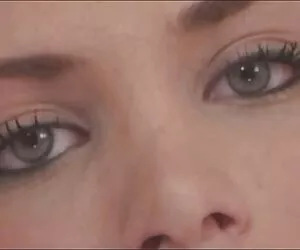 Garota asiática está ...