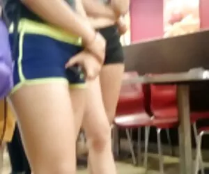 Linda garota de éban ...