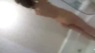 Esta garota asiática ...