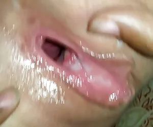 Garota peituda com b ...