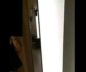 Garota morena pálida ...