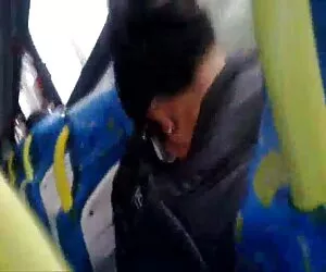 A adolescente bem se ...